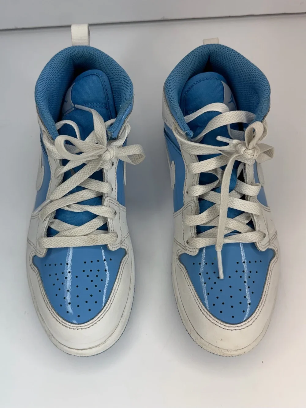 NIKE AIR JORDAN 1 Mid SE 